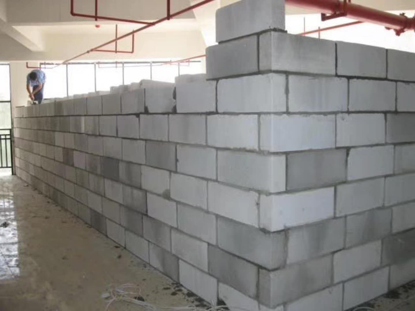 龙湾蒸压加气混凝土砌块承重墙静力和抗震性能的研究